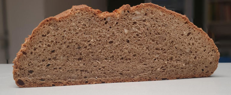 Brot Architektnbrot aufgeschnitten